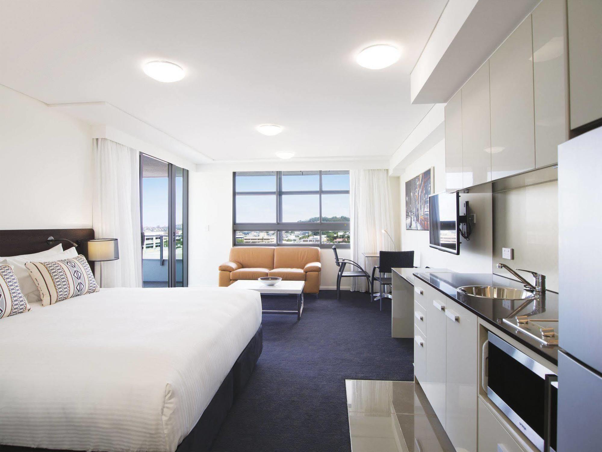 Oaks Gladstone Grand Hotel Esterno foto