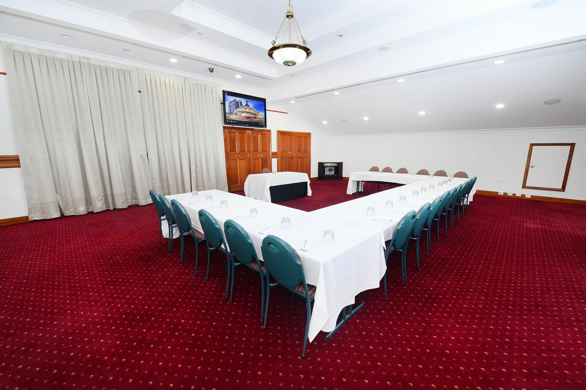 Oaks Gladstone Grand Hotel Esterno foto